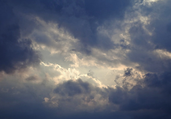 포토 JPG 해외이미지 구름 백그라운드 자연 하늘 날씨 추상 풍경 사람없음 빛 태양 평화 어둠 희망 회색 광선 분위기 폭풍 천국 흐림 뇌우 재고정리 해외202004 해외포토 자연요소 감정 컬러 컨셉 무늬 생태계 파일형식 이미지허브