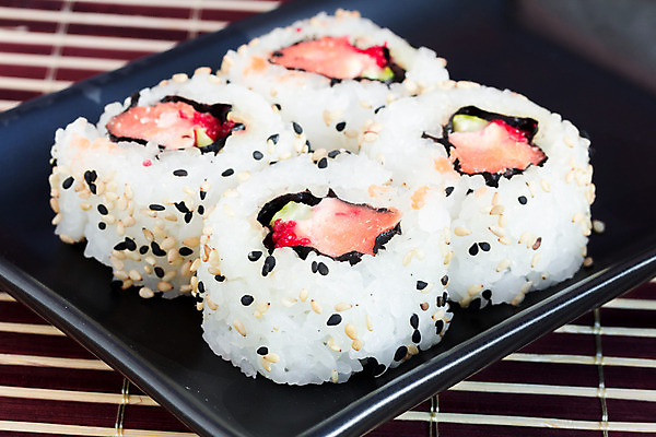 포토 JPG 해외이미지 전통 접시 아시아 문화 음식 백그라운드 밥 오이 새우 건강 어류 요리 동양인 사람없음 빨간색 일본 검은색 식사 저녁식사 초밥 흰색 신선 최고 해조류 맛 해산물 준비 날것 롤 연어 아보카도 점심식사 고립 해외202004 해외포토 식기 나라 컬러 컨셉 채소 과일 갑각류 인종 수중동물 해양식물 일본음식 파일형식 이미지허브