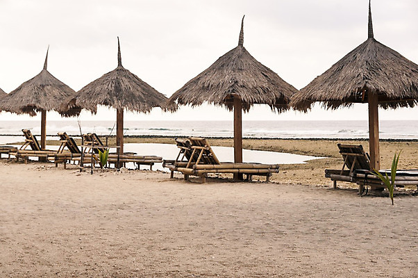 포토 JPG 해외이미지 아시아 모래 바다 섬 여행 백그라운드 자연 하늘 휴가 휴식 풍경 사람없음 야외 물 여름 파란색 태양 평화 맑음 침묵 만 보트 발리 인도네시아 석호 이국적 터키석 파라다이스 해외202004 해외포토 자연요소 계절 나라 컬러 컨셉 배_교통 날씨 소리 보석 생태계 파일형식 이미지허브