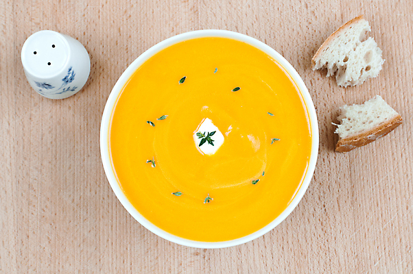 포토 JPG 해외이미지 계절 음식 빵 다이어트 채소 오렌지 탁자 호박 건강 요리 사람없음 하이앵글 노란색 식사 저녁식사 가을 흰색 신선 사발 수프 허브 크림 유기농 건강식 점심식사 백리향 채식주의자 해외202004 해외포토 식물 웰빙 뷰포인트 컬러 가구 과일 사기그릇 채식 파일형식 이미지허브