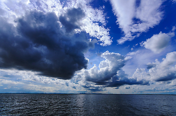 포토 JPG 해외이미지 구름 파도 바다 백그라운드 패턴 자연 하늘 바람 날씨 추상 풍경 사람없음 공중 물 파란색 우주 환경 어둠 회색 흰색 분위기 위험 큼 질감 폭풍 천국 내추럴 쓰나미 재앙 폭풍우 스타일 많음 카피스페이스 해외202004 해외포토 자연요소 컬러 컨셉 무늬 공백 비_날씨 크기 자연재해 생태계 해일 파일형식 이미지허브