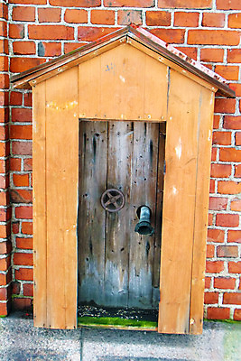 포토 JPG 해외이미지 외관 벽 불 벽돌 주택 핀란드 사람없음 건물 목재 물 소화전 헬싱키 해외202004 해외포토 자연요소 나무 건축물 재료 북유럽 안전장비 파일형식 이미지허브