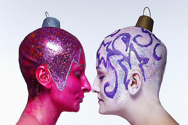 포토 JPG 해외이미지 여자 포즈 크리스마스 2 휴가 기념 두명 축하 생존 환상 해외202004 해외포토 기념일 컨셉 사람 파일형식 이미지허브