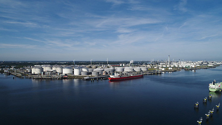 포토 JPG 해외이미지 식물 산업 비즈니스 공장 굴뚝 사람없음 글로벌 환경 탑 힘 장비 에너지 환경오염 제조 휘발유 석유 수증기 탱크 화석 연료 가스 수납 튜브 공학 단상 펌프 유조선 조감도 파이프라인 화학물질 해외202004 해외포토 건축물 교육 컨셉 공업 화학 파이프_관 파일형식 이미지허브