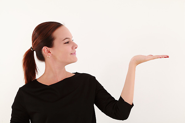 포토 JPG 해외이미지 백인 응시 여자 얼굴 백그라운드 갈색머리 한명 20대 성인 갈색 우주 흰색 고급 만족 고립 직진 스타일 해외202004 해외포토 서양인 1 헤어스타일 시선 감정 컬러 컨셉 사람 청년 신체부위 파일형식 이미지허브