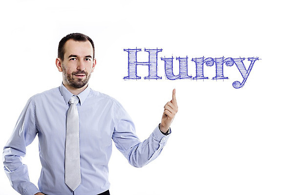 포토 JPG 해외이미지 손 컨셉 비즈니스 손가락 한명 파란색 단어 흰색 긴급 비즈니스맨 메시지 스케치 속도 승진 재촉 고립 과속 마케팅 제목 조언 필기체 해외202004 해외포토 문자 1 남자 컬러 미술 사람 신체부위 직장인 파일형식 이미지허브