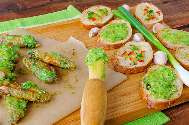 포토 JPG 해외이미지 접시 음식 빵 잎 날개 다이어트 채소 치즈 감자 파스타 파슬리 샌드위치 건강 육류 요리 사람없음 빨간색 초록색 식사 저녁식사 치킨 이탈리아 튀김 신선 뜨거움 그릴 바비큐 자르기 허브 토스트 바질 점심식사 모짜렐라치즈 오레가노 채식주의자 해외202004 해외포토 식물 식기 유럽 컬러 식재료 모션 주방용품 유제품 서양음식 채식 닭고기요리 파일형식 이미지허브