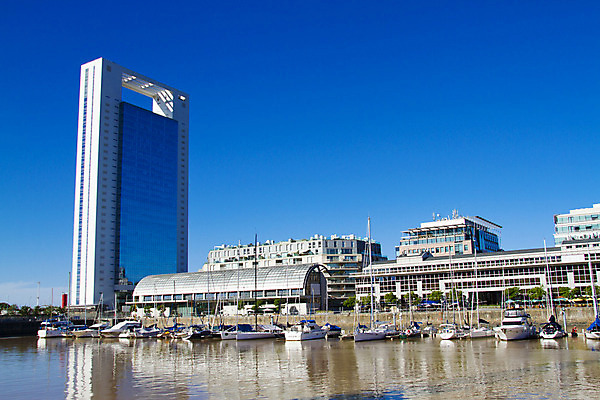 포토 JPG 해외이미지 바다 요트 비즈니스 유리 사람없음 건물 강 사무실 항구 보트 해외202004 해외포토 건축물 배_교통 교통시설 재질 파일형식 이미지허브