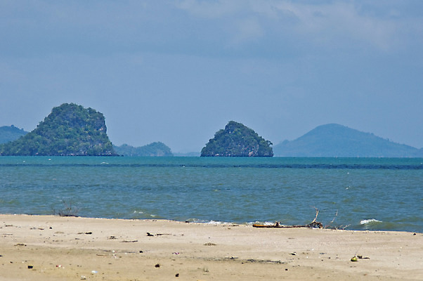 포토 JPG 해외이미지 나무 아시아 모래 파도 바다 섬 여행 백그라운드 잎 태국 자연 벽지 하늘 휴가 휴식 손바닥 풍경 사람없음 야외 초록색 물 여름 파란색 태양 맑음 침묵 만 장면 코코넛 이국적 터키석 파라다이스 해외202004 해외포토 자연요소 식물 손 계절 나라 컬러 컨셉 과일 날씨 소리 보석 생태계 파일형식 이미지허브