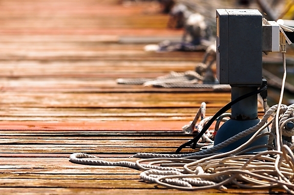 포토 JPG 해외이미지 나무 1 길 호수 선 밧줄 바다 휴가 항해 사람없음 목재 물 여름 파란색 항구 봄 산책 산책로 무대 바위 가장자리 작음 갑판 방파제 심플 종료 뱃놀이 해외202004 해외포토 자연요소 식물 계절 공공시설 줄 컬러 배_교통 재료 교통시설 휴식 전통놀이 돌_바위 둘레 크기 파일형식 이미지허브