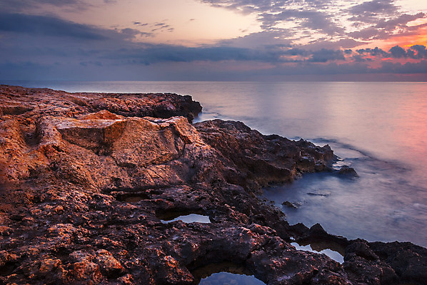 포토 JPG 해외이미지 구름 파도 바다 여행 오렌지 자연 하늘 표면 아침 풍경 사람없음 야외 물 여름 컬러풀 반사 일출 침묵 황혼 일몰 새벽 활발 바위 저녁 지중해 장면 내추럴 튀니지 수평선 해외202004 해외포토 주간 자연요소 계절 컬러 컨셉 과일 아프리카 노을 소리 돌_바위 야간 생태계 파일형식 이미지허브