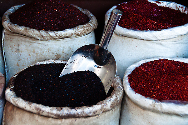 포토 JPG 해외이미지 백그라운드 재료 고추 파프리카 건조 이스탄불 요리 동양인 사람없음 빨간색 약 쌓기 주방 식사 중국 어둠 에너지 뜨거움 양념 시장 가루 인도인 지중해 허브 향신료 메뉴 유기농 질감 매움 향기 후추 카레 칠면조 흙더미 땅바닥 해외202004 해외포토 외국인 식물 웰빙 아시아 음식 바다 컬러 채소 의학 모션 조류 바닥 인종 흙 맛 냄새 향미료 파일형식 더미 튀르키예 이미지허브