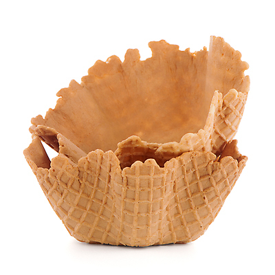 포토 JPG 해외이미지 그릇 디저트 실내 사람없음 흰배경 아이스크림콘 와플 바삭바삭 해외202004 해외포토 식기 음식 백그라운드 컨셉 내부 흰색 콘 파일형식 이미지허브