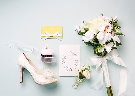 포토 JPG 스튜디오촬영 구두 부케 결혼 실내 사람없음 청첩장 결혼소품 파스텔톤 국내포토 컬러 꽃다발 신발 카드_감사 이벤트 내부 오브젝트 파일형식