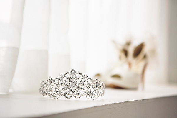 포토 JPG 배경화면 결혼 사람없음 아웃포커스 티아라 결혼소품 국내포토 왕관 촬영기법 이벤트 오브젝트 파일형식