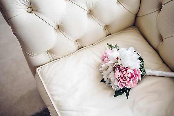 포토 JPG 부케 배경화면 결혼 사람없음 소파 결혼소품 국내포토 꽃다발 의자 이벤트 오브젝트 파일형식