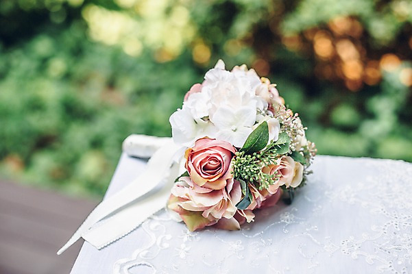 포토 JPG 주간 부케 배경화면 결혼 사람없음 야외 아웃포커스 결혼소품 국내포토 자연요소 꽃다발 촬영기법 이벤트 오브젝트 파일형식