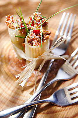 포토 JPG 해외이미지 리본 포크 실내 사람없음 이탈리아음식 묶기 나무배경 해외202004 카넬로니 해외포토 식기 백그라운드 모션 파스타 서양음식 내부 파일형식 이미지허브