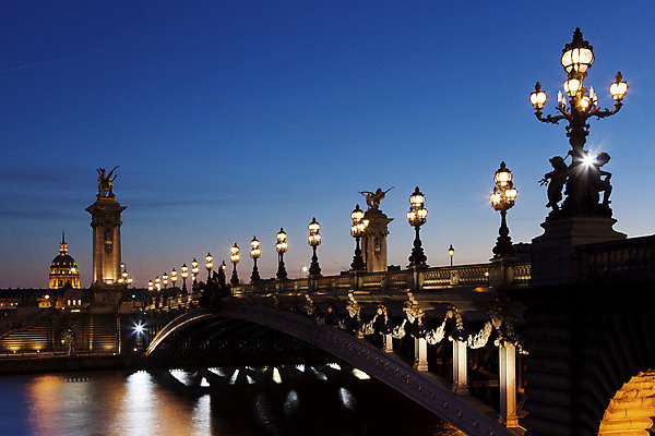 포토 JPG 해외이미지 가로등 건축양식 풍경 사람없음 야외 빛 조각상 프랑스 도시 야간 파리_프랑스 센강 알렉상드르3세교 해외202004 해외포토 자연요소 공공시설 건축 유럽 강 조형물 다리_건축물 파일형식 이미지허브