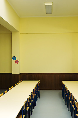 포토 JPG 해외이미지 디자인 교육 의자 건축양식 교실 학교 탁자 휴가 바닥 실내 사람없음 내부 건물 목재 그래픽 세로 빛 반짝임 방 도시 판넬 분위기 고독 배열 묘사 천장 지역 이웃 병실 구역 등급 소셜 인구 줄서기 많음 해외202004 해외포토 나무 건축물 건축 감정 가구 컨셉 재료 모션 병원 파일형식 이미지허브