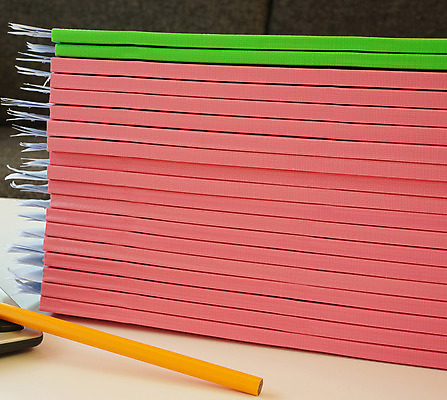 포토 JPG 해외이미지 교육 비즈니스 실내 사람없음 책 가로 금융 사무실 쌓기 자료 정보 그룹 인쇄 방향 책상 오브젝트 보고서 문서 파일 페이지 영수증 흙더미 회계 경영 많음 해외202004 해외포토 가구 컨셉 모션 내부 경제 흙 파일형식 더미 이미지허브