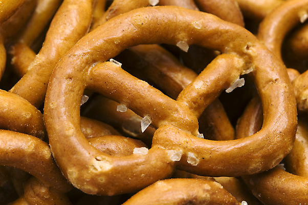 포토 JPG 해외이미지 실내 근접촬영 사람없음 갈색 브레첼 해외202004 미니프레즐 해외포토 뷰포인트 컬러 디저트 내부 과자 파일형식 이미지허브