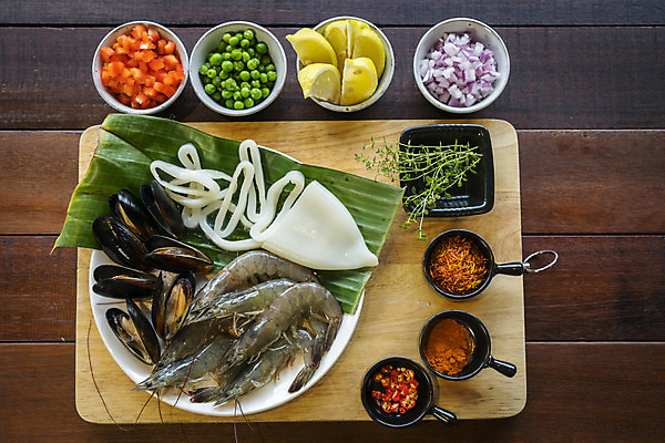 포토 JPG 해외이미지 음식 재료 조개 새우 연체동물 건강 사람없음 파란색 얼음 식사 껍질 굴 신선 오픈 칼 정상 먹기 레몬 해산물 오징어 날것 머리위 석판 식용 식품점 해외202004 해외포토 자연요소 컬러 과일 모션 어패류 무척추동물 갑각류 상점 수중동물 파일형식 이미지허브