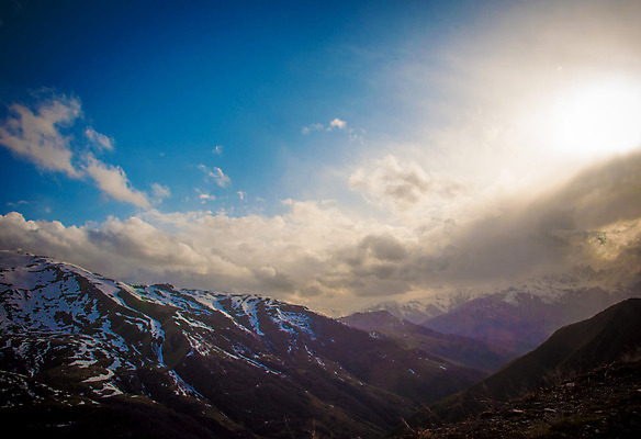 포토 JPG 해외이미지 나무 구름 계절 공원 여행 자연 하늘 휴가 산 안테나 파노라마 풍경 사람없음 야외 여름 파란색 계곡 침묵 하이킹 바위 시골 숲 언덕 산등성이 빙하 장면 지역 스카이라인 통과 무한 삼림지대 웅장함 전국 절정 조지아 해외202004 해외포토 자연요소 식물 공공시설 컬러 통신 레저 촬영기법 소리 돌_바위 생태계 동유럽 파일형식 이미지허브