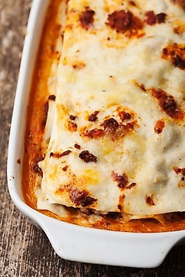 포토 JPG 해외이미지 접시 음식 백그라운드 포크 토마토 채소 치즈 파스타 요리 사람없음 목재 갈색 식사 저녁식사 이탈리아 당근 소고기 껍질 흰색 신선 사발 황금 클래식 굽기 묘사 국수 서빙 층 바질 그라탱 라자냐 모짜렐라치즈 볼로냐 해외202004 해외포토 나무 식기 유럽 컬러 컨셉 재료 유제품 뿌리채소 서양음식 육류 면류 사기그릇 이탈리아음식 구이 파일형식 이미지허브