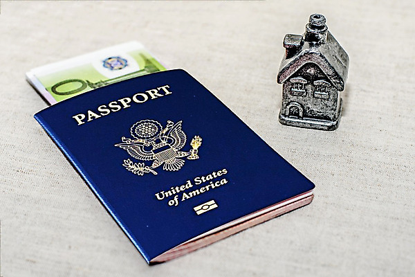 포토 JPG 해외이미지 여행 백그라운드 돈 비즈니스 성공 부동산 주택 사람없음 초록색 금융 경제 쇼핑 쌓기 믿음 달러 금속 쪽지 미국 유로 성장 흰색 변화 주식 입장 복고 투자 여권 대추 계산서 대출 루블 정부 해외202004 해외포토 감정 컬러 컨셉 북아메리카 모션 재질 건물 재산 파일형식 이미지허브