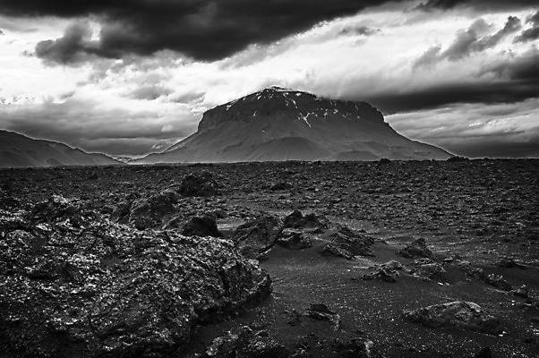 포토 JPG 해외이미지 모양 구름 밭 하늘 산 아이슬란드 풍경 사람없음 내부 얼음 검은색 사막 흰색 거친 빙하 화산 용암 북쪽 푸딩 흐림 여왕 산악지대 대칭 스칸디나비아 해외202004 해외포토 자연요소 유럽 컬러 농업 날씨 디저트 방향 파일형식 이미지허브