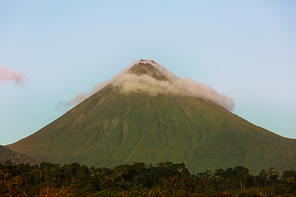 포토 JPG 해외이미지 식물 구름 1 공원 여행 자국 자연 지팡이 하늘 휴가 휴식 산 앉기 풍경 사람없음 야외 농장 여행객 미국 트래킹 하이킹 바위 시골 오솔길 땅 화산 지역 용암 내추럴 감탄 전국 절정 코스타리카 해외202004 해외포토 자연요소 공공시설 길 컨셉 북아메리카 농업 모션 레저 사람 돌_바위 중앙아메리카 생태계 파일형식 이미지허브