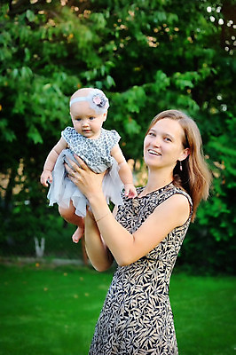 포토 JPG 해외이미지 나무 드레스 행복 어린이 포즈 2 가족 포옹 엄마 휴가 함께함 따뜻함 사랑 미소 사람 야외 두명 여름 빛 부모 컬러풀 걷기 맑음 기쁨 아기 뜨거움 만족 기저귀 긍정 풍선 해외202004 해외포토 식물 옷 계절 감정 컬러 컨셉 관계 안기 모션 날씨 표정 아기용품 파일형식 이미지허브