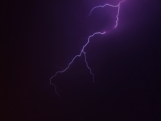 포토 JPG 해외이미지 구름 자연 날씨 경고 사람없음 빛 힘 번개 볼트 폭풍 내추럴 뇌우 스트라이크 심각 요금 현상 힘찬 해외202004 해외포토 자연요소 컨셉 공구 생태계 파일형식 이미지허브