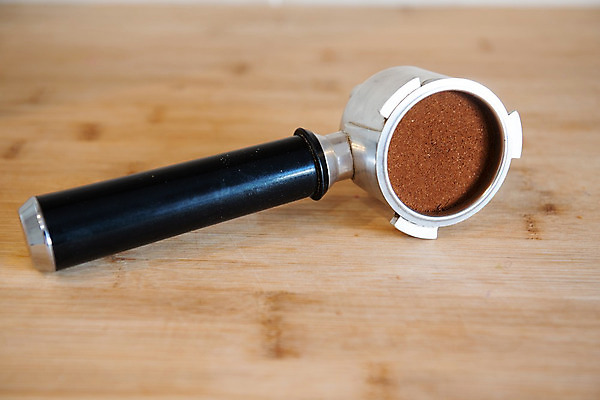 포토 JPG 해외이미지 직업 커피 음료 음식 백그라운드 아침 콩 손잡이 씨앗 사람없음 컵 갈색 우주 상점 금속 주방 식당 검은색 어둠 기계 카페 장비 흐름 흰색 신선 뜨거움 맛 아침식사 정상 가루 굽기 질감 만들기 아로마 바리스타 갈기 향 카푸치노 무거움 에스프레소 내추럴 고립 땅바닥 라떼 모카 보유 아라비카 아랍어 의무 철강 카페인 필터 해외202004 해외포토 주간 식물 식기 컬러 컨셉 모션 재질 곡류 바닥 식사 무게 구이 파일형식 이미지허브