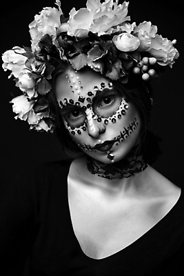 포토 JPG 해외이미지 모델 헤어스타일 디자인 여자 꽃 얼굴 크리스마스 휴가 한명 빛 컬러풀 파티 유행 검은색 화환 놀람 할로윈 흰색 화려 고급 우아함 크리스탈 보석 속눈썹 공상 나쁜 강렬 완벽 스타일 해외202004 해외포토 식물 1 기념일 감정 컬러 컨셉 표정 사람 이벤트 신체부위 광석 눈썹 파일형식 이미지허브