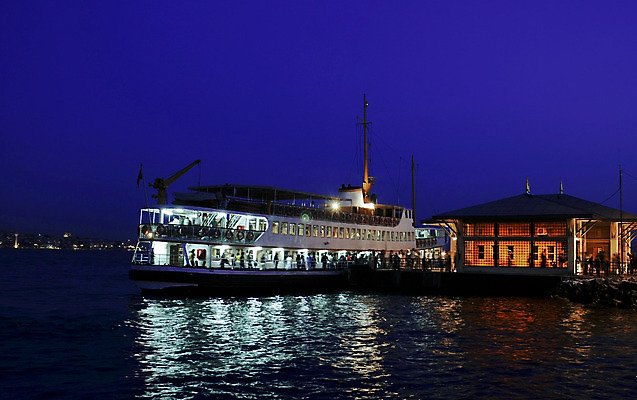 포토 JPG 해외이미지 바다 여행 교통시설 이스탄불 사람없음 항구 칠면조 해외202004 해외포토 교통 조류 시설 파일형식 튀르키예 이미지허브