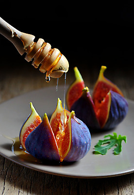 포토 JPG 해외이미지 모양 접시 음식 농업 다이어트 과일 재료 자연 디저트 건강 사람없음 목재 요식업 정원 숟가락 보라색 검은색 촉촉함 신선 액체 달콤 국자 유기농 웅덩이 꿀 무화과 고립 밭일 숙성 양봉 채식주의자 해외202004 해외포토 나무 식기 웰빙 산업 컬러 주방용품 수저 젖음 맛 생태계 채식 파일형식 이미지허브