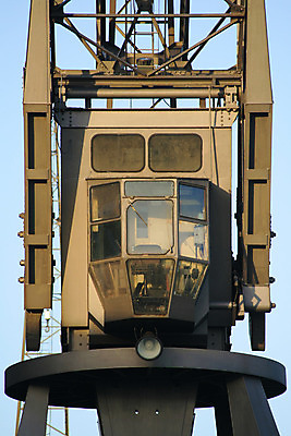 포토 JPG 해외이미지 산업 직장 독일 사람없음 세로 금속 항구 기계 화물 업무 운전사 묘사 기중기 리프트 포트 리프팅 운영자 철강 함부르크 해외202004 해외포토 직업 유럽 회사 교통시설 재질 운송업 작업 중장비 파일형식 이미지허브