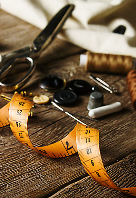 포토 JPG 해외이미지 옷 백그라운드 패턴 탁자 추상 나선형 취미 사람없음 목재 컬러풀 갈색 유행 검은색 여러개 수확 공구 시골 직물 업무 원형 뜨개질 그룹 실 수리 바느질 플라스틱 묘사 오브젝트 부식 질감 재단 재단사 골무 옛날 많음 해외202004 해외포토 도형 나무 직업 컬러 가구 다수 컨셉 무늬 농업 재료 재질 도구 작업 파일형식 이미지허브