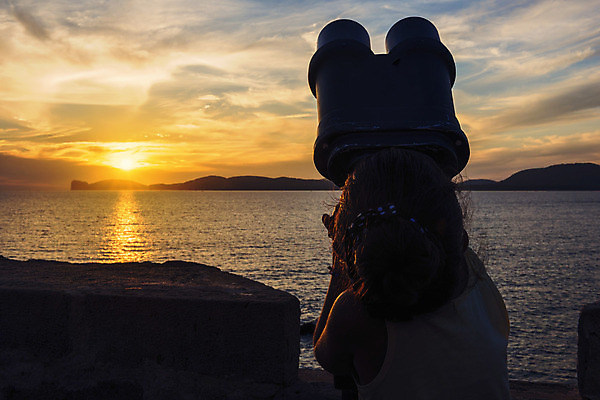포토 JPG 해외이미지 구름 유럽 어린이 바다 여행 백그라운드 오렌지 자연 하늘 휴가 한명 풍경 물 여름 태양 반사 일출 황혼 일몰 이탈리아 쌍안경 저녁 지중해 장면 수평선 해외202004 해외포토 자연요소 1 계절 나라 과일 사람 노을 망원경 야간 생태계 파일형식 이미지허브