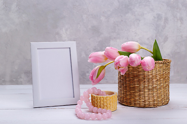 포토 JPG 해외이미지 식물 계절 꽃잎 꽃 줄기 분홍색 꽃다발 백그라운드 잎 꽃무늬 목걸이 자연 휴가 부활절 프레임 사람없음 장식 초록색 컬러풀 봄 활발 회색 튤립 벚꽃 인사 신선 화려 개화 다발 목업 해외202004 해외포토 기념일 컬러 컨셉 무늬 장신구 예절 생태계 파일형식 이미지허브