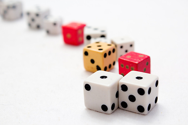 포토 JPG 해외이미지 사람없음 게임 죽음 위험 카지노 주사위 기회 롤 해외202004 해외포토 컨셉 놀이 도박 파일형식 이미지허브