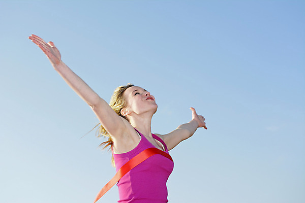 포토 JPG 해외이미지 직업 여자 교육 행복 리본 선 스포츠 응원 하늘 성공 건강 한명 미소 웃음 빨간색 파란색 스터디 달리기 힘 경쟁 공연 기쁨 시험 도전 끝 파란배경 마라톤 설정 승자 전력질주 챔피언 패기 성인여자만 카피스페이스 해외202004 해외포토 1 감정 컬러 백그라운드 컨셉 모션 표정 사람 이벤트 경기 학습 공백 자신감 육상스포츠 여자만 성인만 파일형식 이미지허브