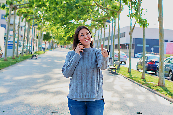 포토 JPG 해외이미지 학생 손 응시 여자 백그라운드 인터넷 텍스트 통신 성공 모바일 새로움 갈색머리 세포 한명 사람 성인 스마트폰 핸드폰 독서 흰색 잡기 오픈 입 메시지 스마트 긍정 충격 부름 타입 고립 문자메시지 셀룰러 해외202004 해외포토 1 헤어스타일 시선 컬러 컨셉 모션 신체부위 전자제품 스마트기기 파일형식 이미지허브
