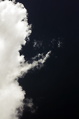 포토 JPG 해외이미지 구름 별 지구 선 여행 교통시설 모션 자연 하늘 날씨 미래 아이디어 풍경 사람없음 야외 파란색 빛 우주 검은색 고층빌딩 어둠 새벽 회색 달 시골 야간 신비 무서움 달빛 가득함 우주선 장면 공상 스카이라인 흐림 폭풍우 수평선 해외202004 해외포토 자연요소 감정 컬러 교통 컨셉 빌딩 비_날씨 자연재해 시설 생태계 파일형식 이미지허브