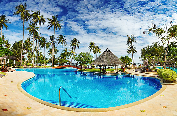 포토 JPG 해외이미지 나무 구름 바다 여행 하늘색 태국 자연 하늘 호텔 휴가 휴식 파노라마 손바닥 사람없음 물 여름 파란색 정원 수영 침묵 휴게실 휴양지 안다만 파라다이스 해외202004 해외포토 자연요소 식물 손 계절 아시아 컬러 컨셉 숙소 촬영기법 소리 장소 수상스포츠 생태계 파일형식 이미지허브