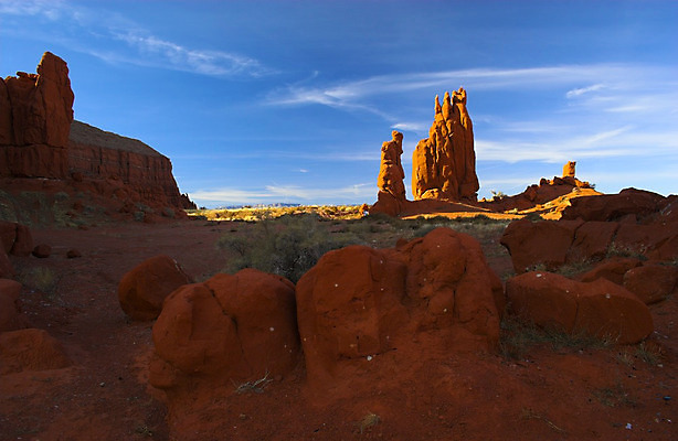 포토 JPG 해외이미지 패턴 오렌지 자연 하늘 휴식 풍경 사람없음 야외 빨간색 파란색 컬러풀 햇빛 태양 노란색 우주 환경 사막 가을 암석 뜨거움 먼지 커뮤니티 사암 애리조나 산봉우리 수평선 해외202004 손모아장갑 해외포토 자연요소 계절 컬러 장갑 컨셉 무늬 과일 산 미국 돌_바위 생태계 봉우리 파일형식 이미지허브