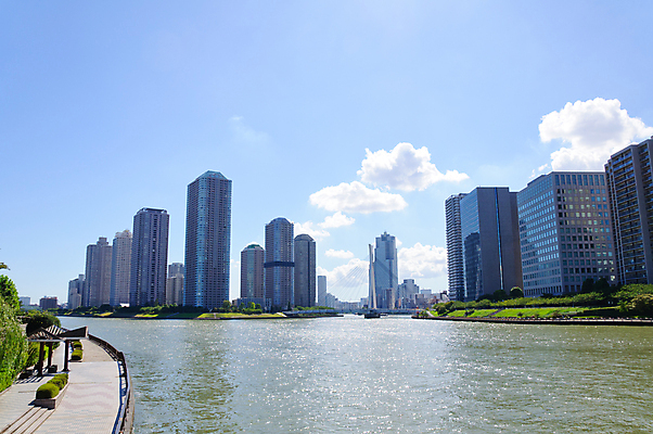 포토 JPG 해외이미지 구름 아시아 여행 하늘 아파트 주택 풍경 사람없음 강 도시풍경 여행객 일본 고층빌딩 도시 도심 도쿄 스카이라인 해외202004 해외포토 자연요소 나라 사람 빌딩 건물 파일형식 이미지허브