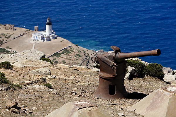 포토 JPG 해외이미지 무기 바다 여행 아프리카 하늘 휴가 안전 사람없음 야외 파란색 만 성 역사 보호 지중해 철 모험가 폐허 전쟁 대포 옛날 철강 튀니지 해외202004 해외포토 건축물 나라 컬러 컨셉 파일형식 이미지허브